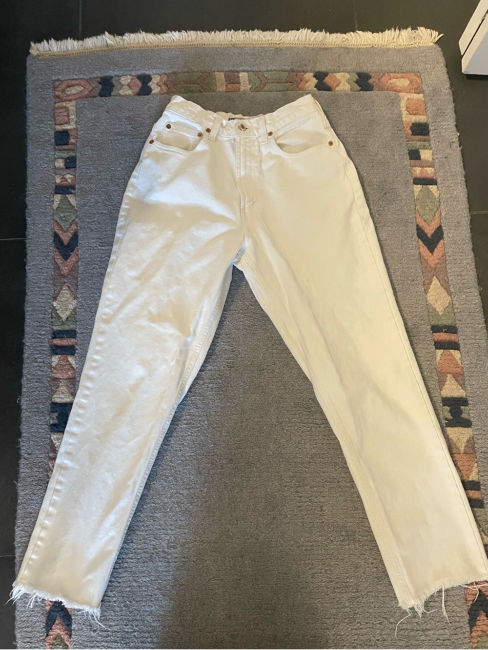 Vintage GAP White Ankle Crop Jeans with Frayed Hem